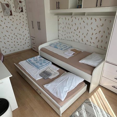 Ana'S 2 Bedrooms Lovely Flat بودغوريتْسا المظهر الخارجي الصورة